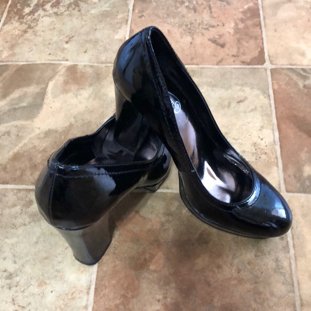 Ladies Pumps - Picture 5 of 5